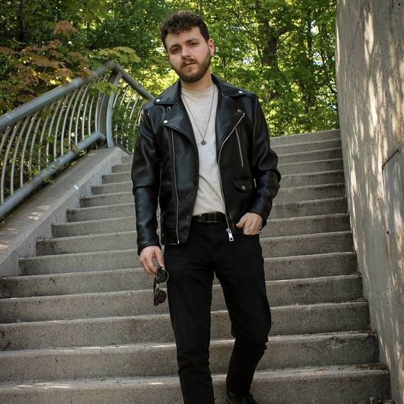 Meet your Posher, Nathan - Picture 1 of 1